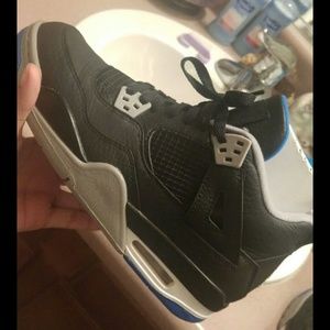 Jordan Retro 4